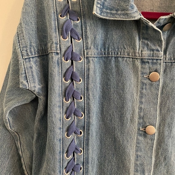 Boutique with Grace Crisscross Denim Jacket NWOT - Picture 4 of 12